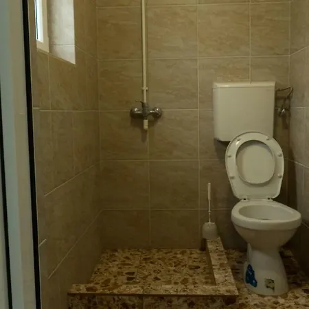 Casa Din Gradina Farma *