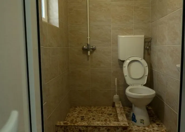 Casa Din Gradina בית חווה *